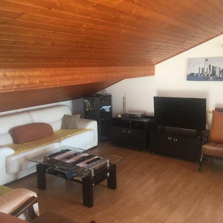 Apartment Doderovic กอสเตรนา ภายนอก รูปภาพ